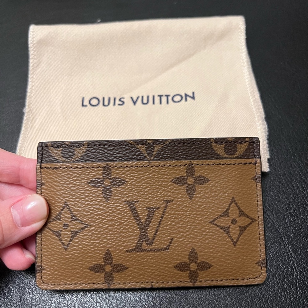 LOUIS VUITTON MONOGRAM REVERSE Card Holder - Picture 1 of 4